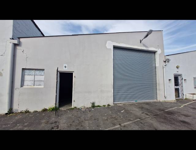 78M² WAREHOUSE TO LET IN ATLANTIS INDUSTRIAL